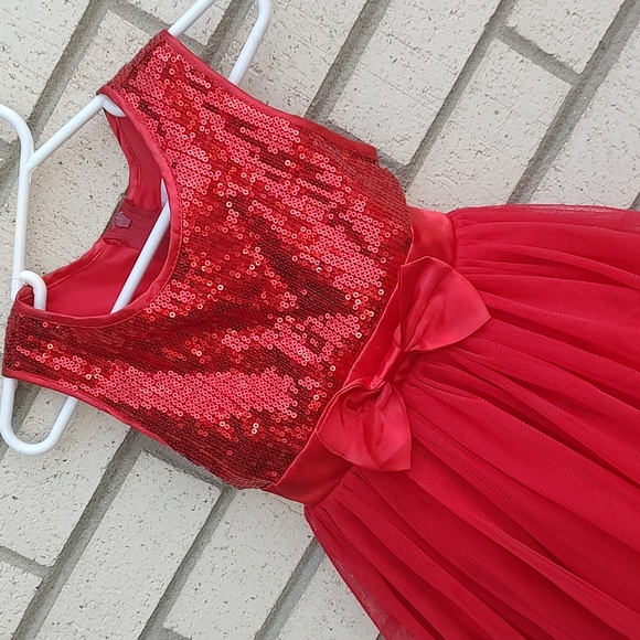 Red dress/Popatu - Picture 8 of 12